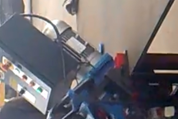 悬空行进加工视频